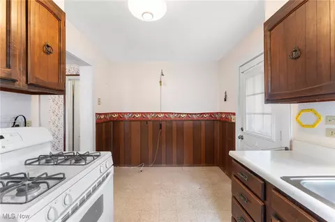 682 Maple Ave, Conneaut, OH 44030 photo 12
