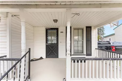 682 Maple Ave, Conneaut, OH 44030 photo 3