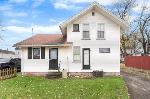 682 Maple Ave, Conneaut, OH 44030 photo 25