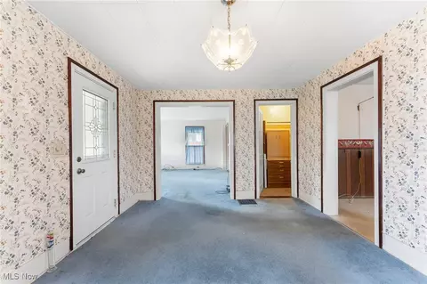 682 Maple Ave, Conneaut, OH 44030 photo 6