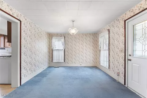 682 Maple Ave, Conneaut, OH 44030 photo 7
