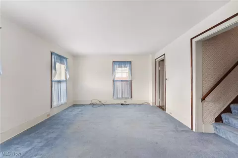 682 Maple Ave, Conneaut, OH 44030 photo 9