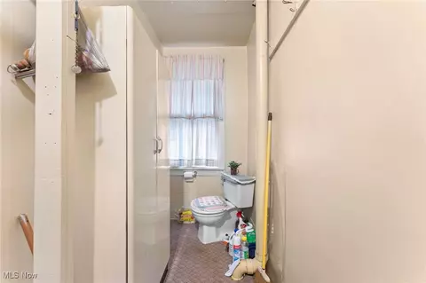 682 Maple Ave, Conneaut, OH 44030 photo 14