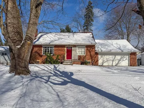 2475 Dalton Rd, Fairlawn, OH 44333