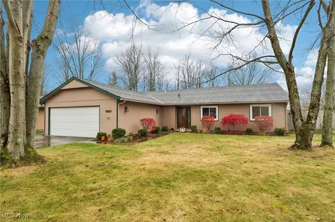 19606 Cross Trl N, Strongsville, OH 44136