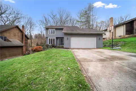 8389 Settlers Psge, Brecksville, OH 44141