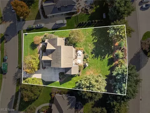 View/Area - 3342 Ashton Dr, Uniontown, OH 44685 photo 1 of 8
