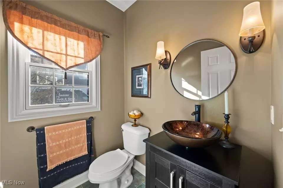 Bath - 3342 Ashton Dr, Uniontown, OH 44685 photo 1 of 4