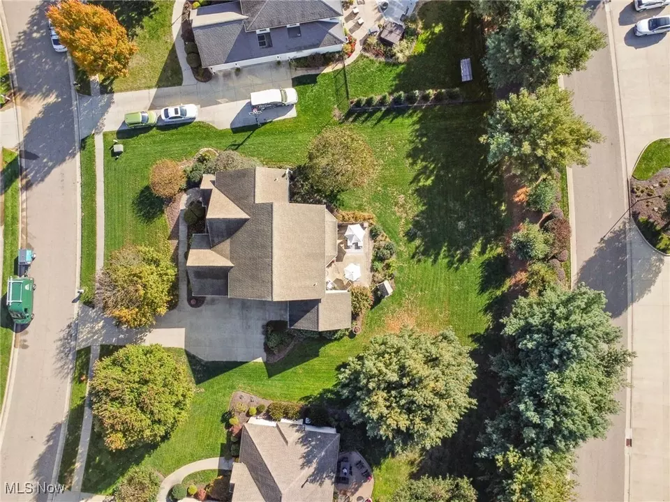 View/Area - 3342 Ashton Dr, Uniontown, OH 44685 photo 2 of 8