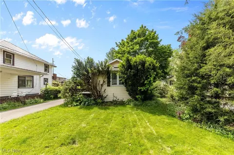 18061 Derr Ave, Beloit, OH 44609