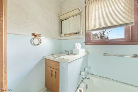 Bath - 18061 Derr Ave, Beloit, OH 44609 photo 1 of 3