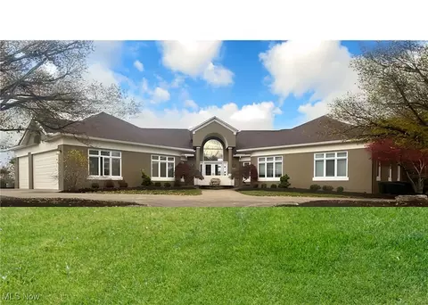 324 Spyglass Dr, Fairlawn, OH 44333