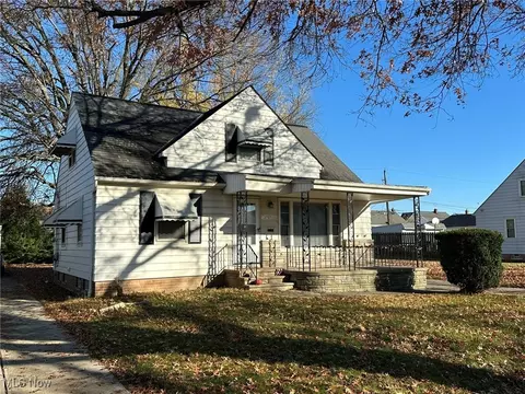 13705 Oakview Blvd, Garfield Heights, OH 44125