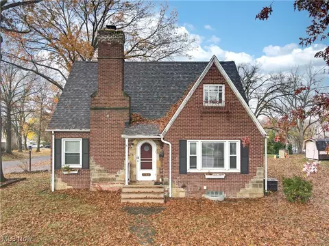 2432 Manchester Rd, Akron, OH 44314