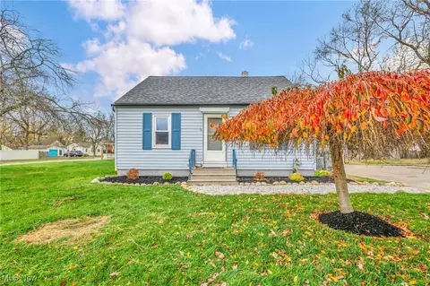 784 Sheffield Rd, Sheffield Lake, OH 44054
