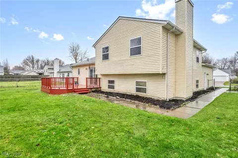 Exterior - 166 Findlay Ct, Elyria, OH 44035 photo 4 of 4