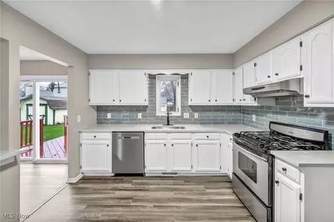 Kitchen - 166 Findlay Ct, Elyria, OH 44035 photo 1 of 2