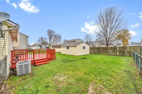 Exterior - 166 Findlay Ct, Elyria, OH 44035 photo 1 of 4
