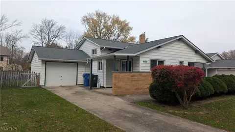 23820 Vincent Dr, North Olmsted, OH 44070