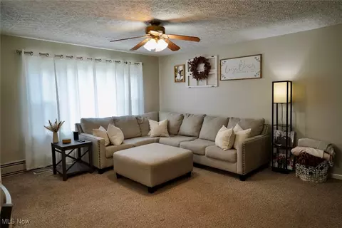 2692 Robindale Ave, Akron, OH 44312 photo 6