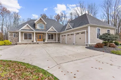 959 NE River Rd, Lake Milton, OH 44429