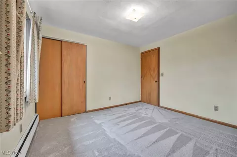 Bedroom - 2109 E Skyline Dr, Lorain, OH 44053 photo 5 of 14