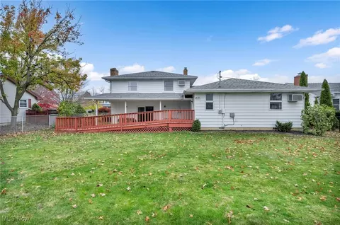 Exterior - 2109 E Skyline Dr, Lorain, OH 44053 photo 5 of 8