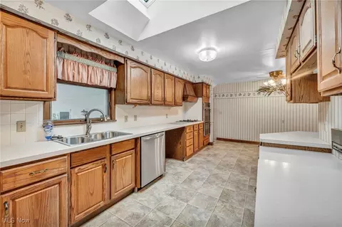Kitchen - 2109 E Skyline Dr, Lorain, OH 44053 photo 6 of 6