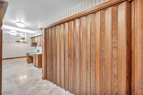 Entry Way - 2109 E Skyline Dr, Lorain, OH 44053 photo 1 of 1