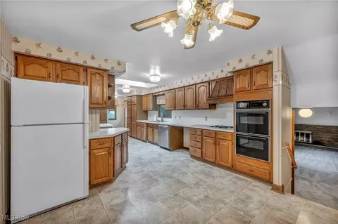 Kitchen - 2109 E Skyline Dr, Lorain, OH 44053 photo 1 of 6