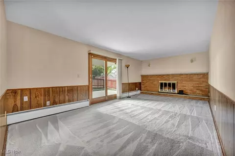 Living - 2109 E Skyline Dr, Lorain, OH 44053 photo 5 of 7