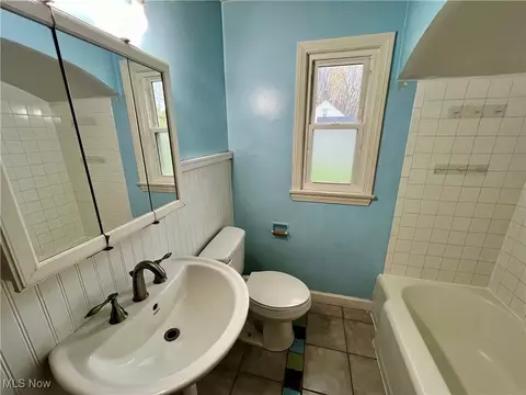 Bath - 41868 Edison Ct, Elyria, OH 44035 photo 2 of 2