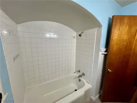 Bath - 41868 Edison Ct, Elyria, OH 44035 photo 1 of 2
