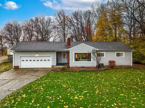 988 E Robinson Ave, Coventry, OH 44203