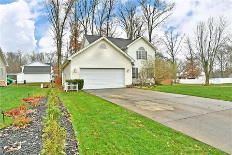6415 Meander Glen Dr, Austintown, OH 44515