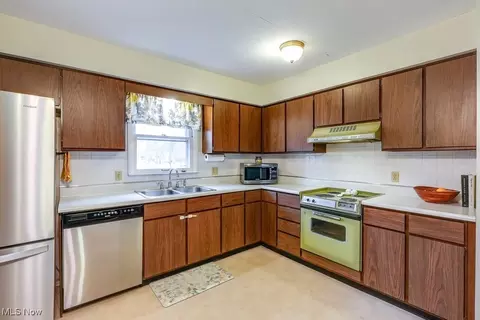 700 Ivan Dr, Kent, OH 44240 photo 16