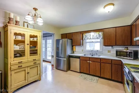 700 Ivan Dr, Kent, OH 44240 photo 15