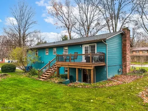 700 Ivan Dr, Kent, OH 44240 photo 2