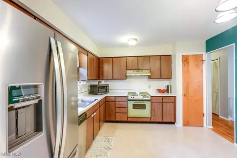 700 Ivan Dr, Kent, OH 44240 photo 12