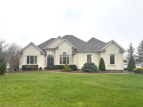 1110 Fox Den Trl, Canfield, OH 44406