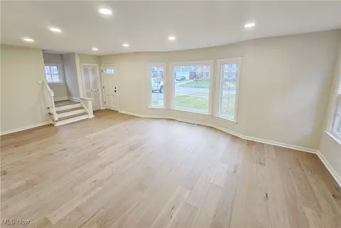 334 Denison Ave, Elyria, OH 44035 photo 4