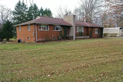 10945 Nellabrook Ave NE, Alliance, OH 44601