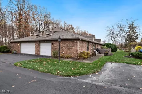 2841 Shakespeare Ln, Avon, OH 44011