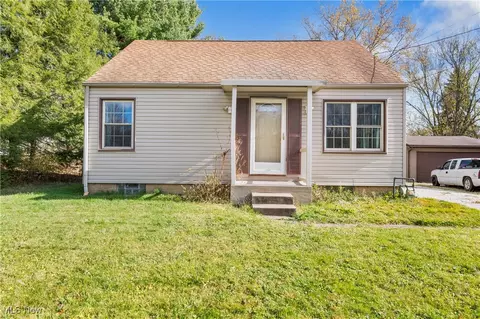 2332 Candell Ave SW, Massillon, OH 44646
