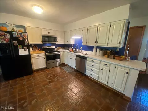 1926 W 15th St, Ashtabula, OH 44004 photo 5