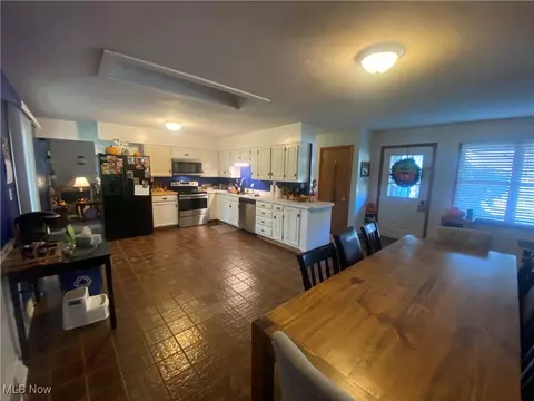 1926 W 15th St, Ashtabula, OH 44004 photo 3