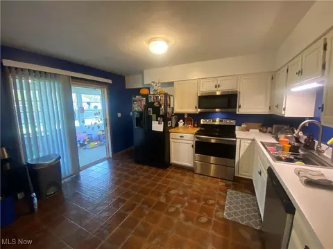 1926 W 15th St, Ashtabula, OH 44004 photo 6