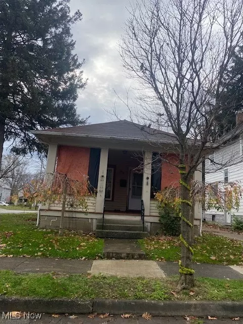 64 Brighton Dr, Akron, OH 44301