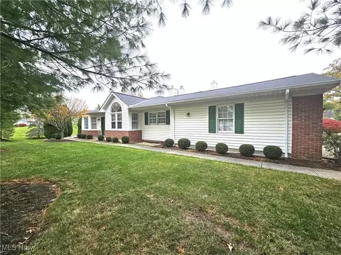 18281 Woodside Xing S, Strongsville, OH 44149