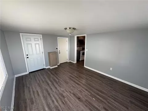 Living - 387 E 232nd St, Euclid, OH 44123 photo 1 of 4